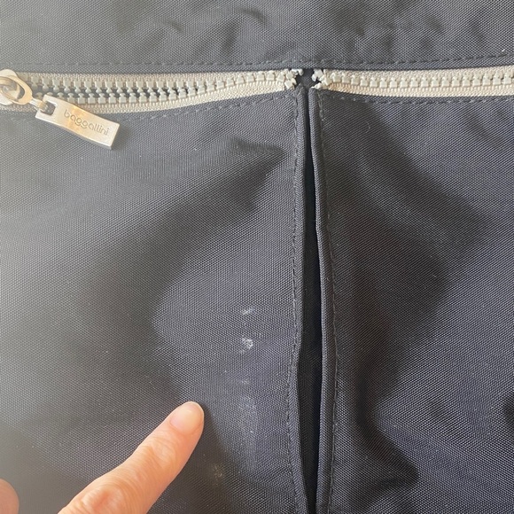 Baggallini Crossbody Comrade Bag Purse Black Nylon Zipper - Picture 2 of 2